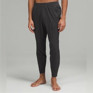 Lululemon Men in mind pants black 28.5” S
